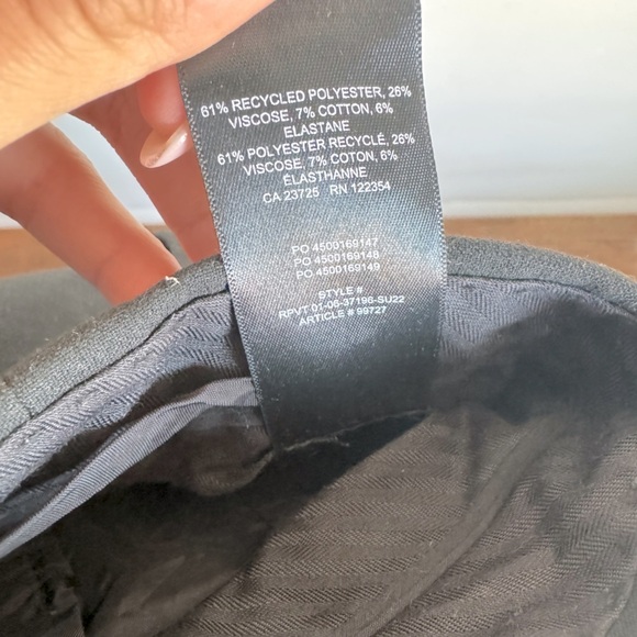 Aritizia Babaton Mid Thigh High Waisted Agency Short - Picture 9 of 9